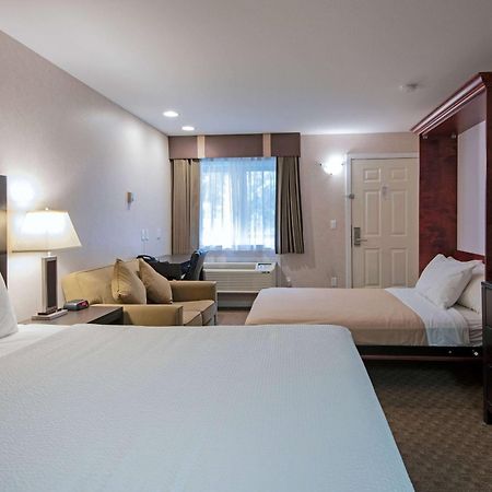 Travelodge By Wyndham Kamloops Mountview Eksteriør billede