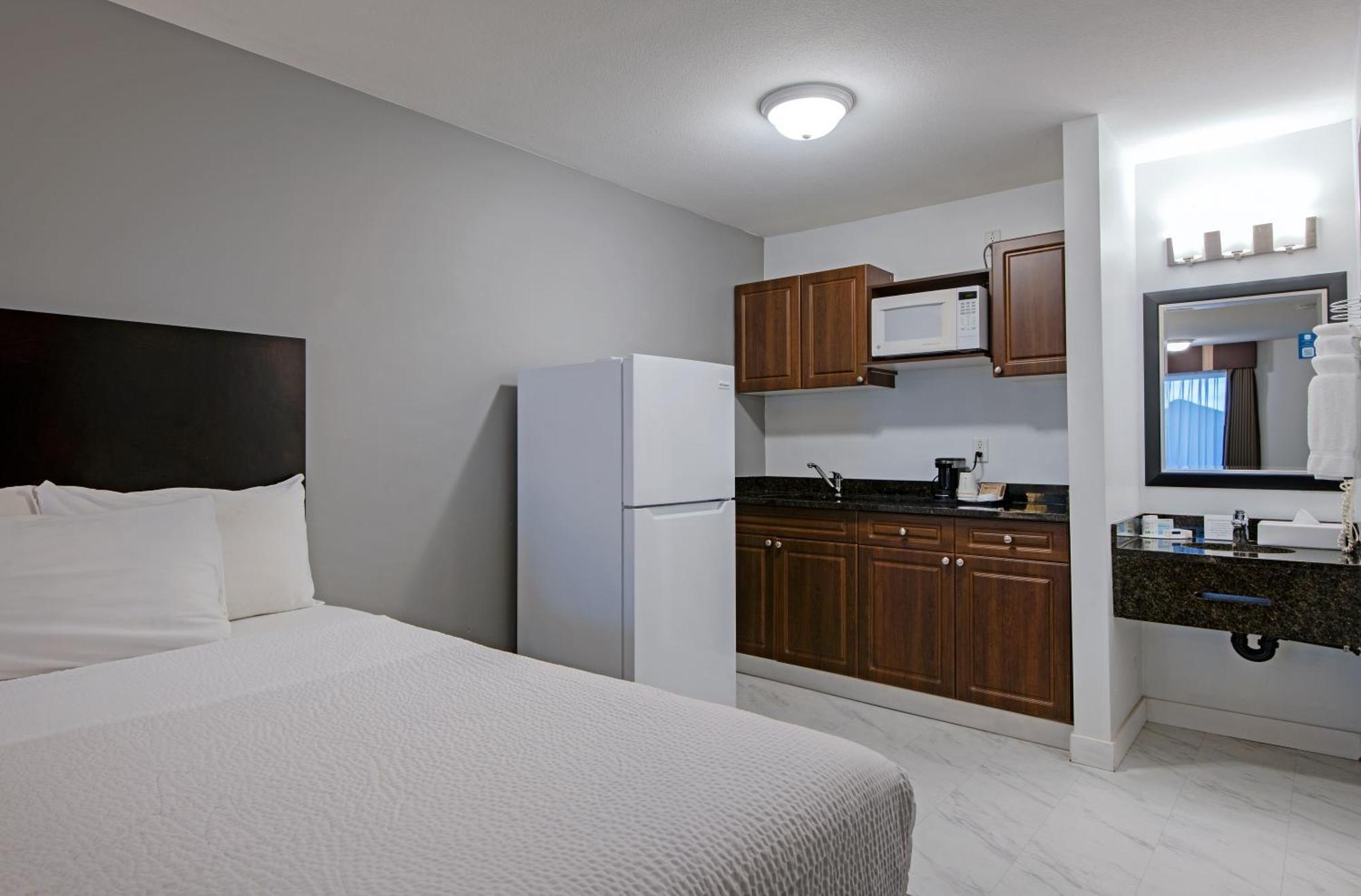 Travelodge By Wyndham Kamloops Mountview Eksteriør billede