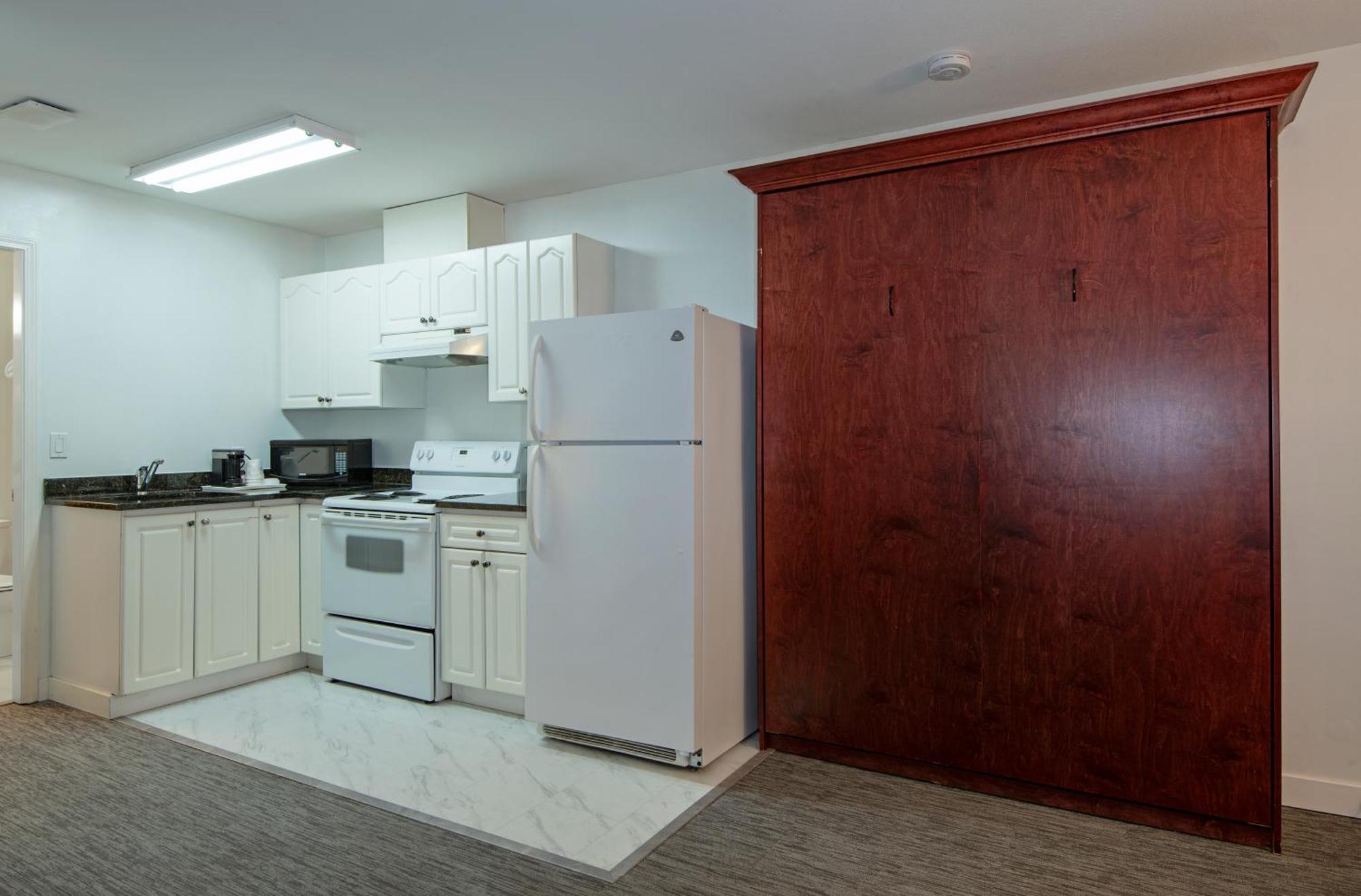 Travelodge By Wyndham Kamloops Mountview Eksteriør billede
