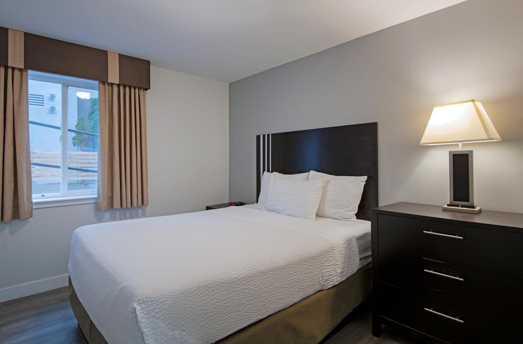 Travelodge By Wyndham Kamloops Mountview Eksteriør billede
